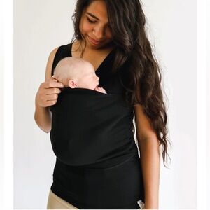 Lalabu Soothe Shirt - Women's Small - Black Baby Wearing